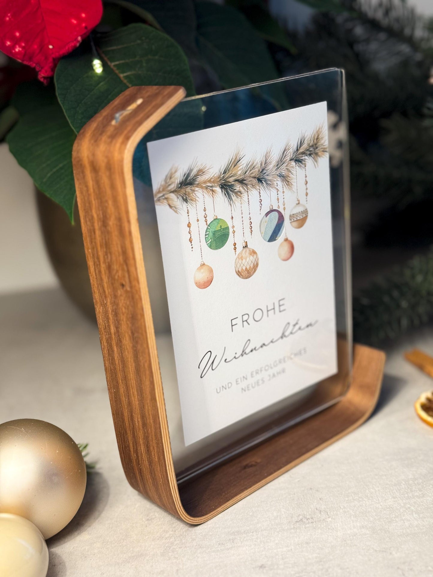 Geldgeschenk zu Weihnachten im Aufstellbilderrahmen aus Walnussfurnier und Acrylglas