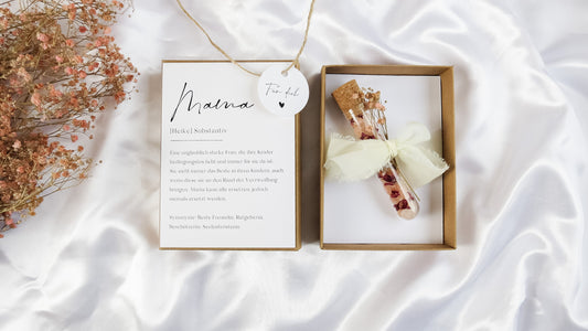 Geschenkbox für Mama mit Badesalz | Personalisiert | Geschenkschachtel mit Himalaya-Badesalz und Rosenblüten | Trockenblumen